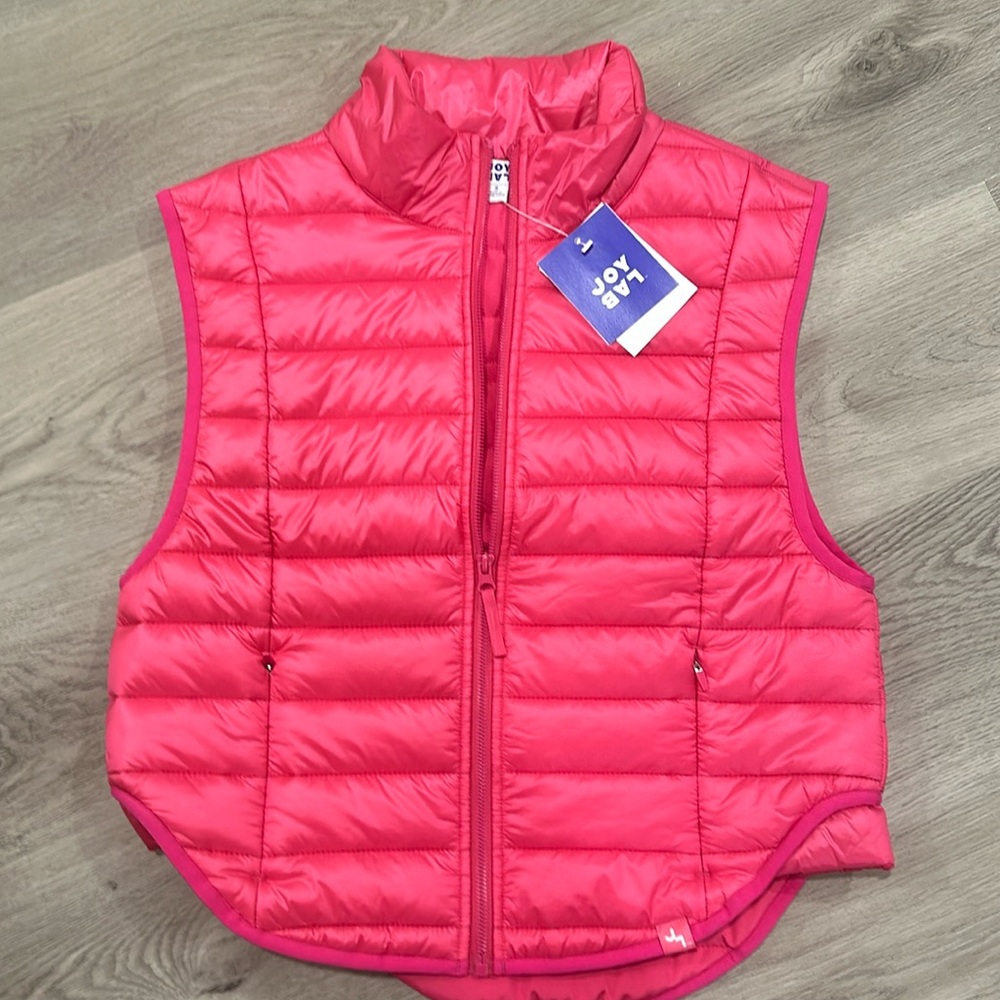 Light weight puffy vest